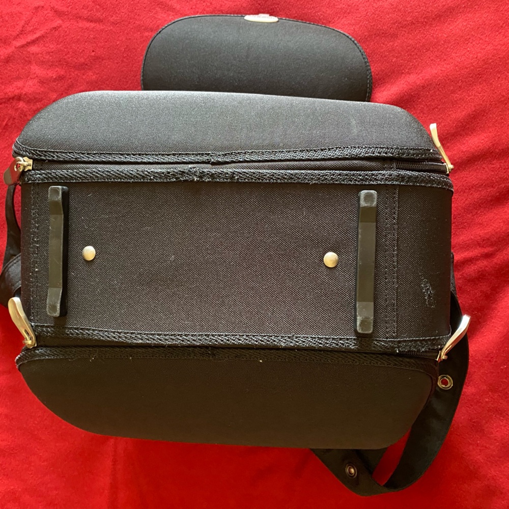 BabyBjorn Diaper Bag - Picture 4 of 9